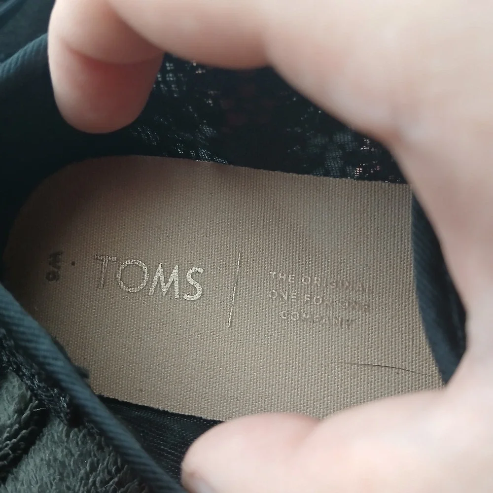 Toms embrace effortless